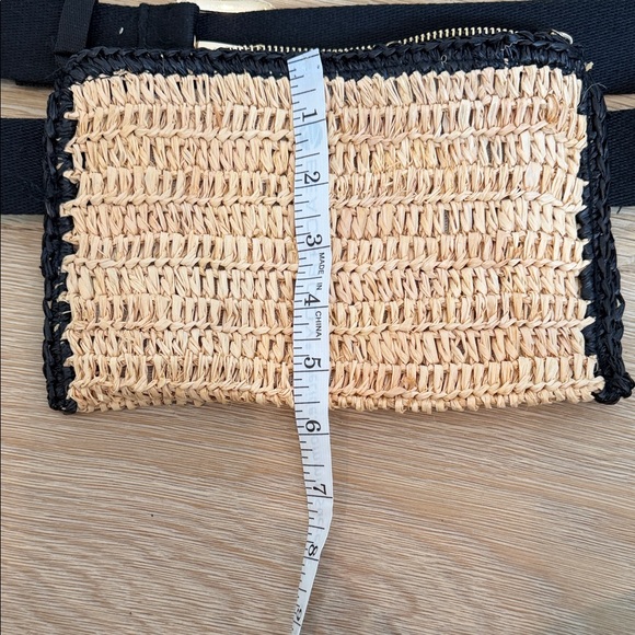 Hat Attack Black and Tan Woven Crossbody Bag - Picture 6 of 9